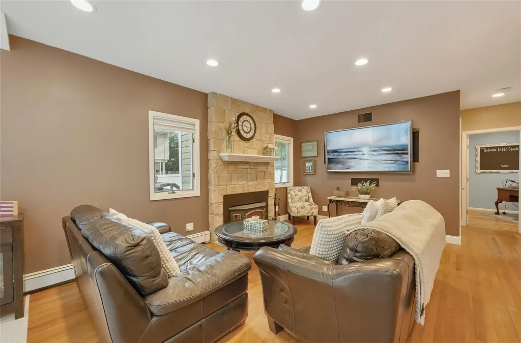 70 Hayrick Lane Commack NY 11725