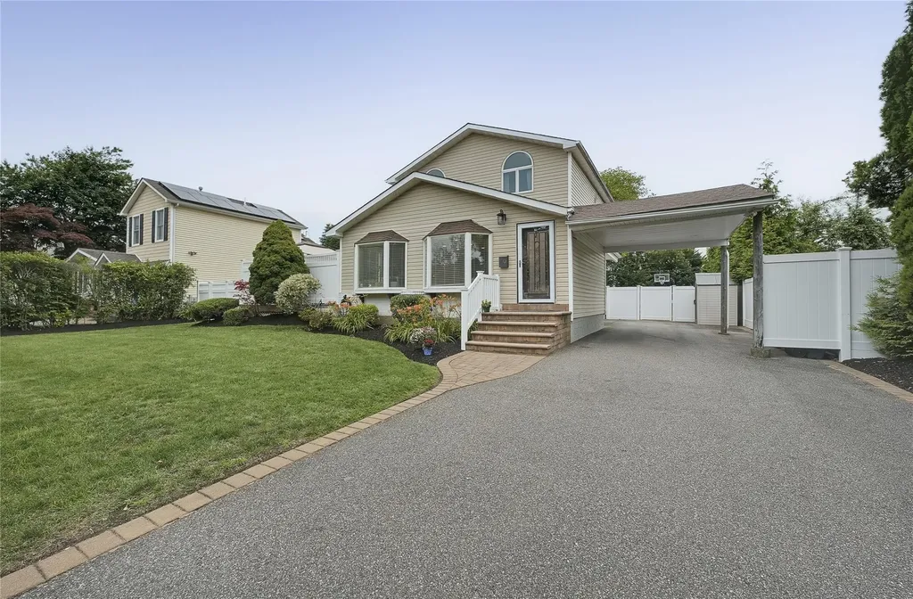 70 Hayrick Lane Commack NY 11725