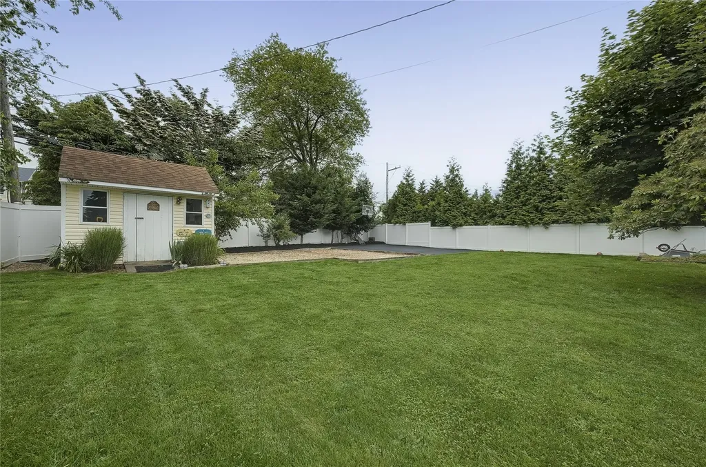 70 Hayrick Lane Commack NY 11725