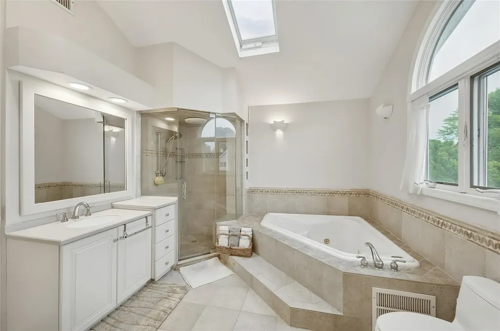70 Hayrick Lane Commack NY 11725
