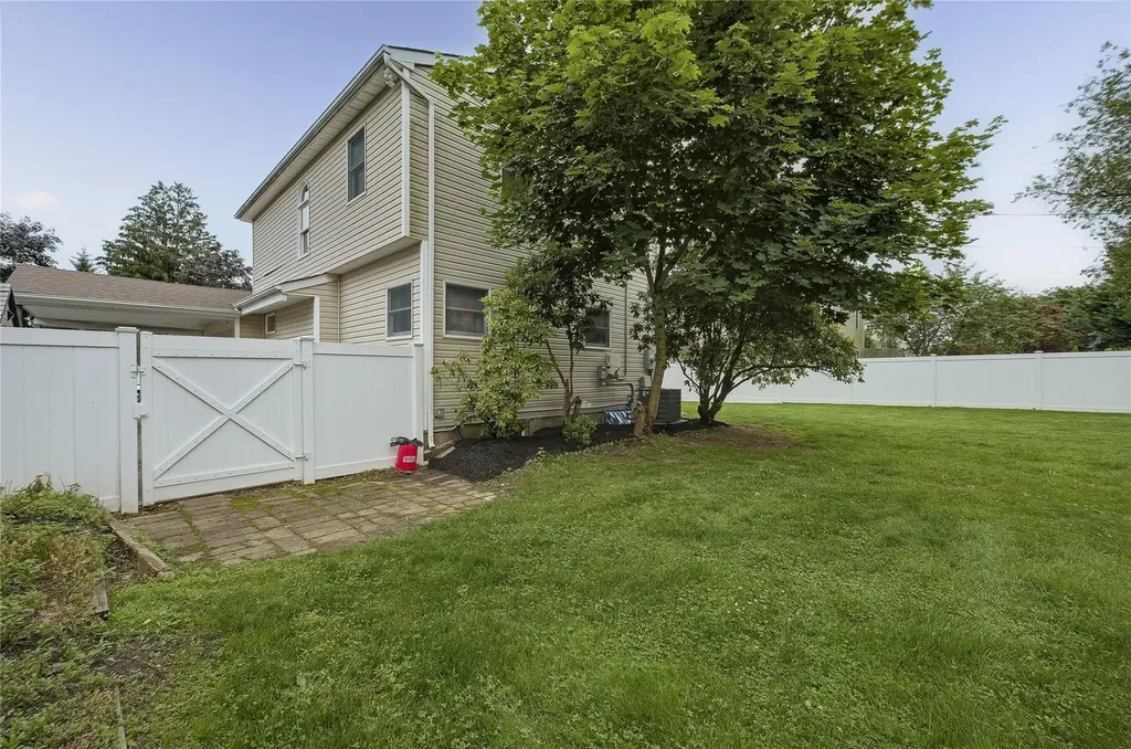 70 Hayrick Lane Commack NY 11725