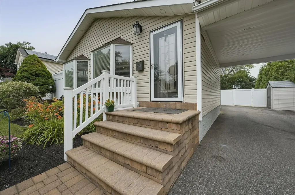 70 Hayrick Lane Commack NY 11725