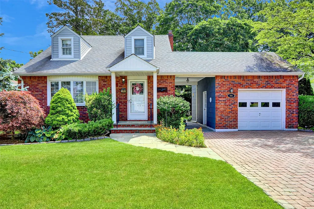 144 N Herman Avenue Bethpage NY 11714