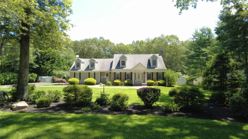 9 Deerfield Drive Wading River NY 11792