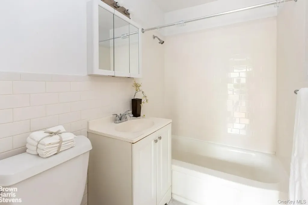 3671 Hudson Manor Terrace Bronx NY 10463