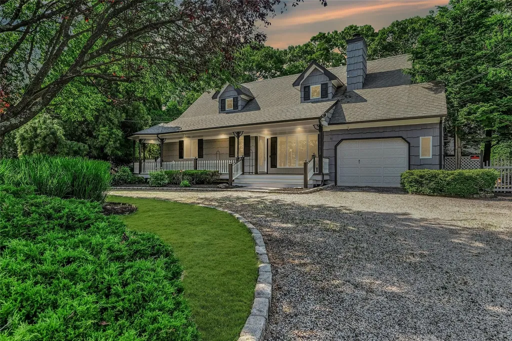 31 Neptune Avenue Mastic NY 11950