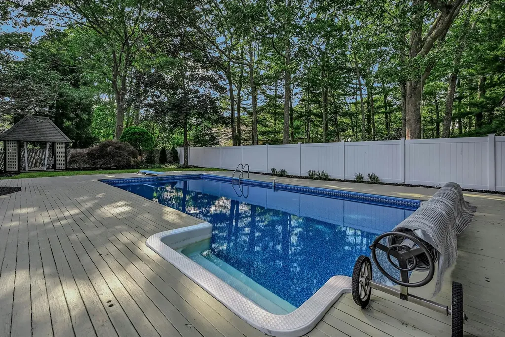 31 Neptune Avenue Mastic NY 11950