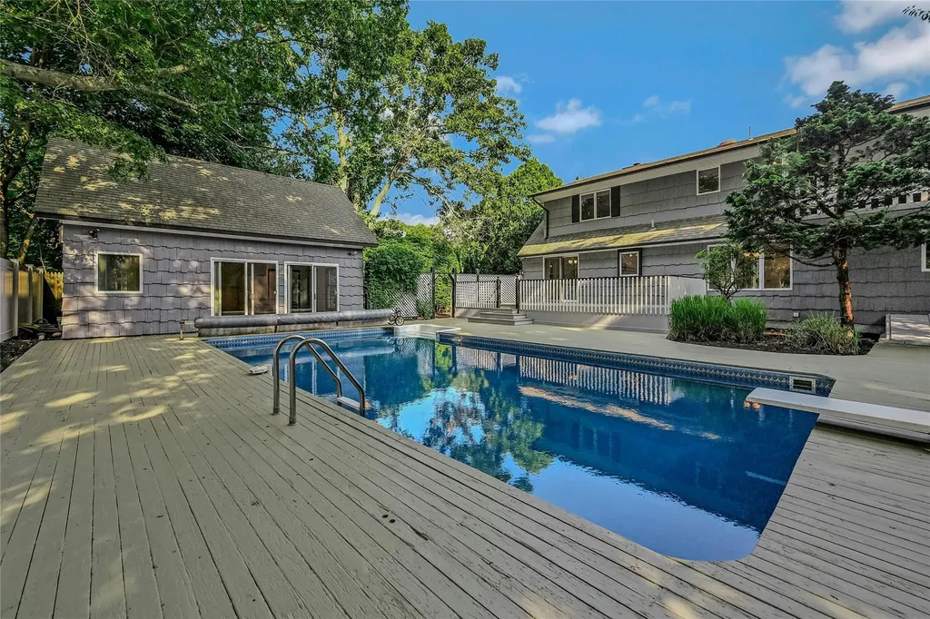 31 Neptune Avenue Mastic NY 11950