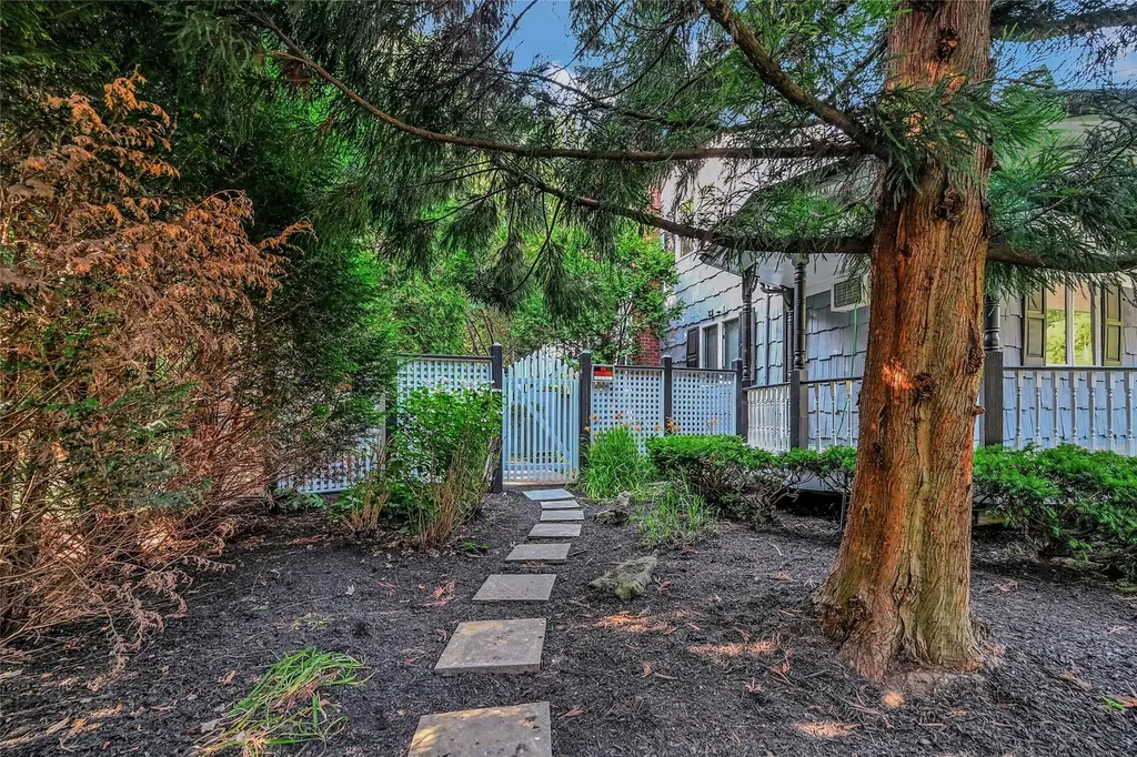 31 Neptune Avenue Mastic NY 11950