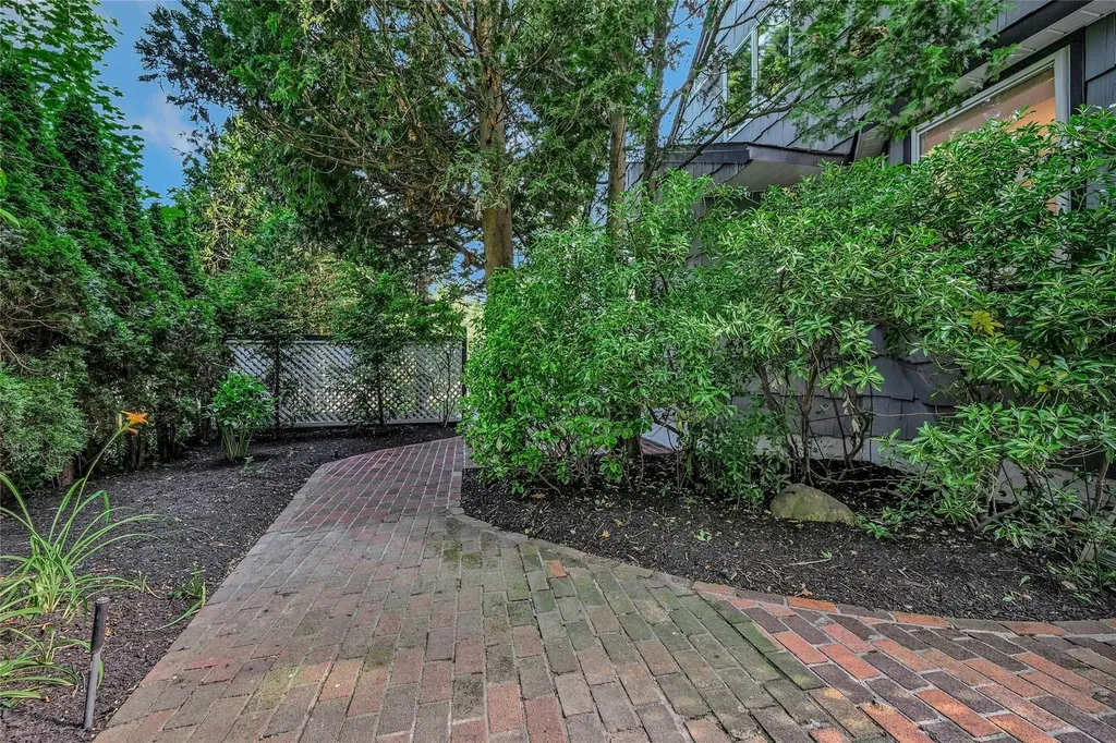 31 Neptune Avenue Mastic NY 11950