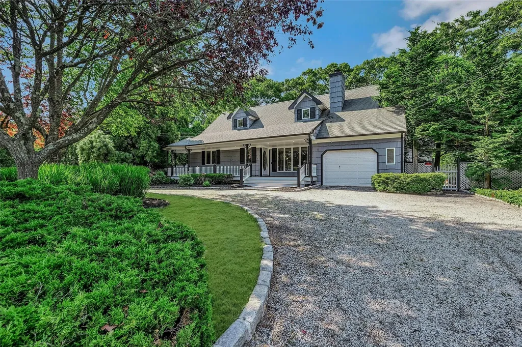 31 Neptune Avenue Mastic NY 11950