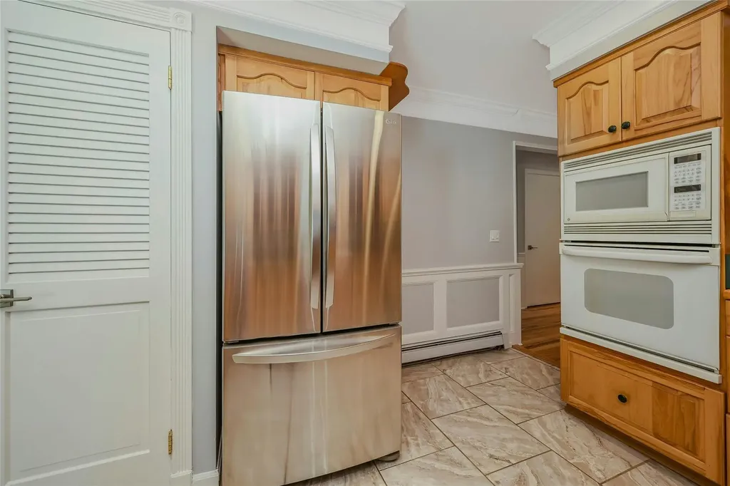 31 Neptune Avenue Mastic NY 11950