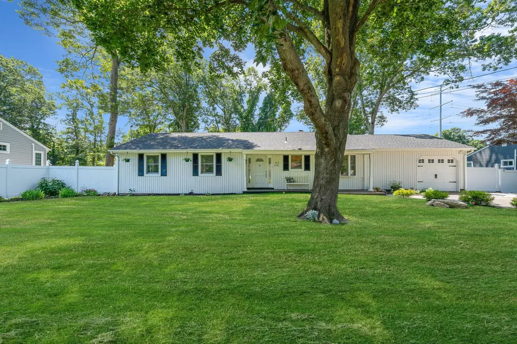 62 Mahogany Road Rocky Point NY 11778