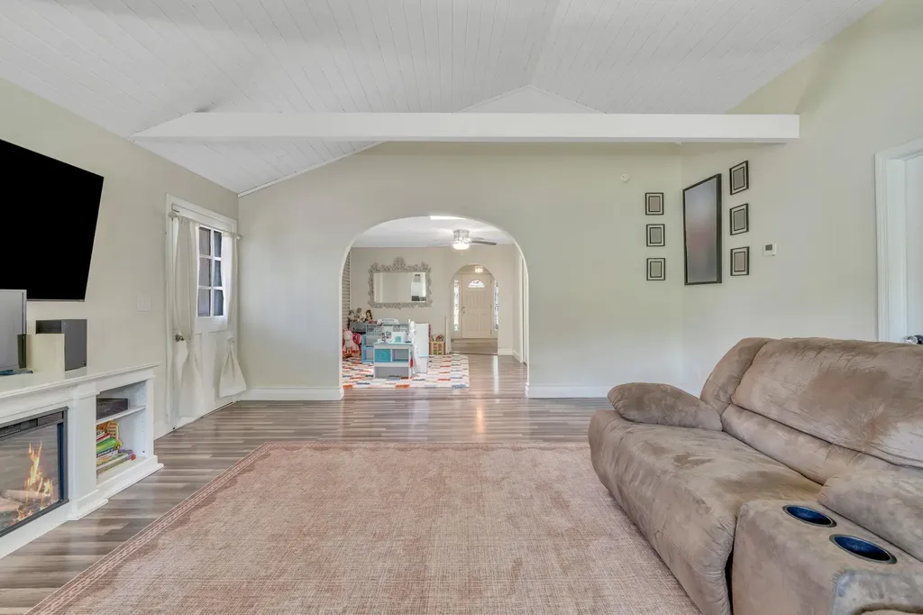 62 Mahogany Road Rocky Point NY 11778