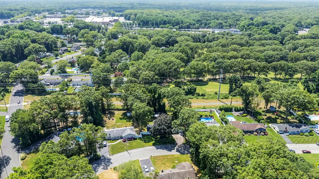 62 Mahogany Road Rocky Point NY 11778