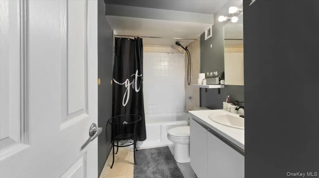 1020 Warburton Avenue Yonkers NY 10701