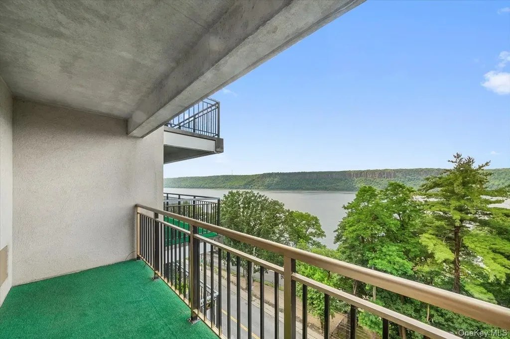 1020 Warburton Avenue Yonkers NY 10701