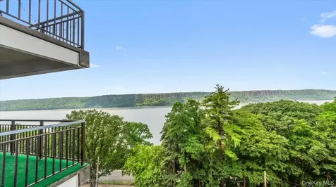 1020 Warburton Avenue Yonkers NY 10701