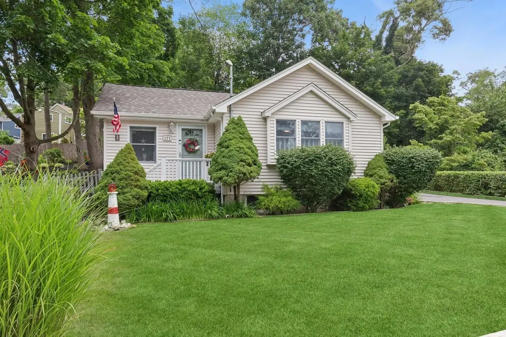 377 Locust Drive Rocky Point NY 11778