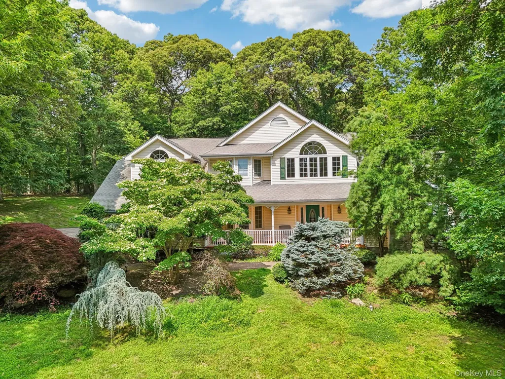 10 Bryan Meadow Path Northport NY 11768
