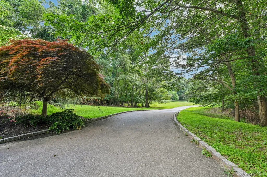 10 Bryan Meadow Path Northport NY 11768