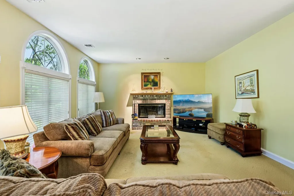 10 Bryan Meadow Path Northport NY 11768
