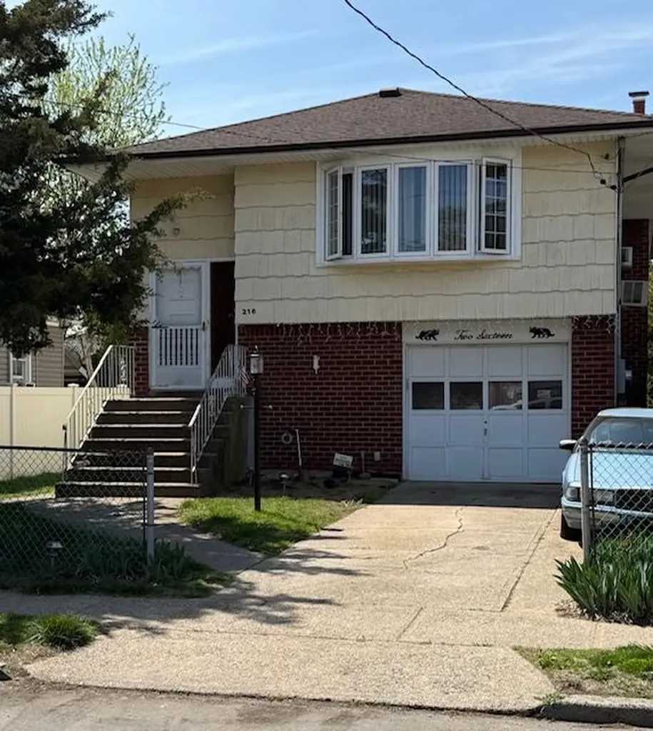 216 Hill Avenue Elmont NY 11003