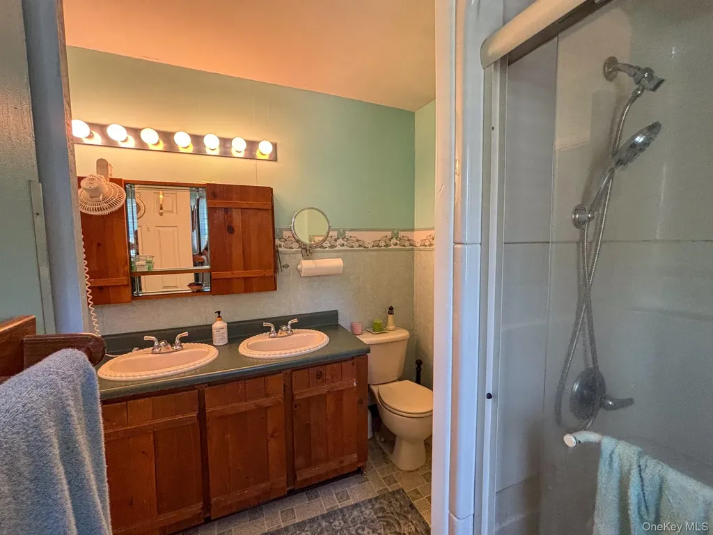 77 Duelk Avenue Monroe NY 10950