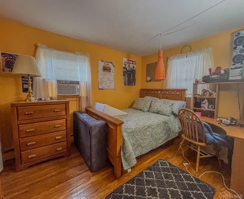 77 Duelk Avenue Monroe NY 10950