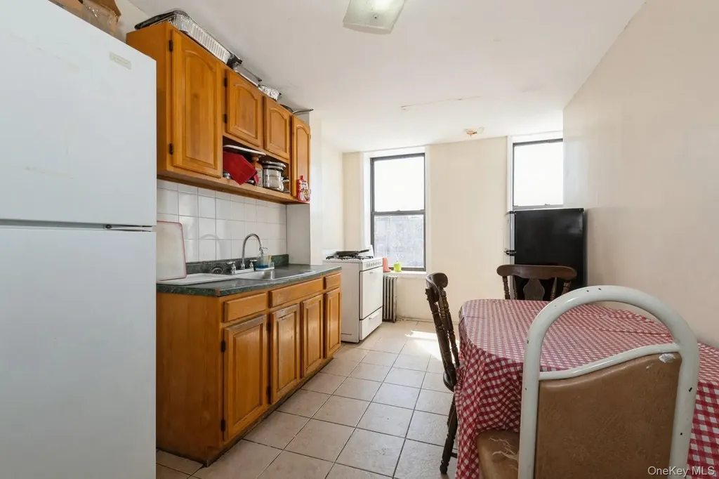 275 Howard Avenue Brooklyn NY 11233