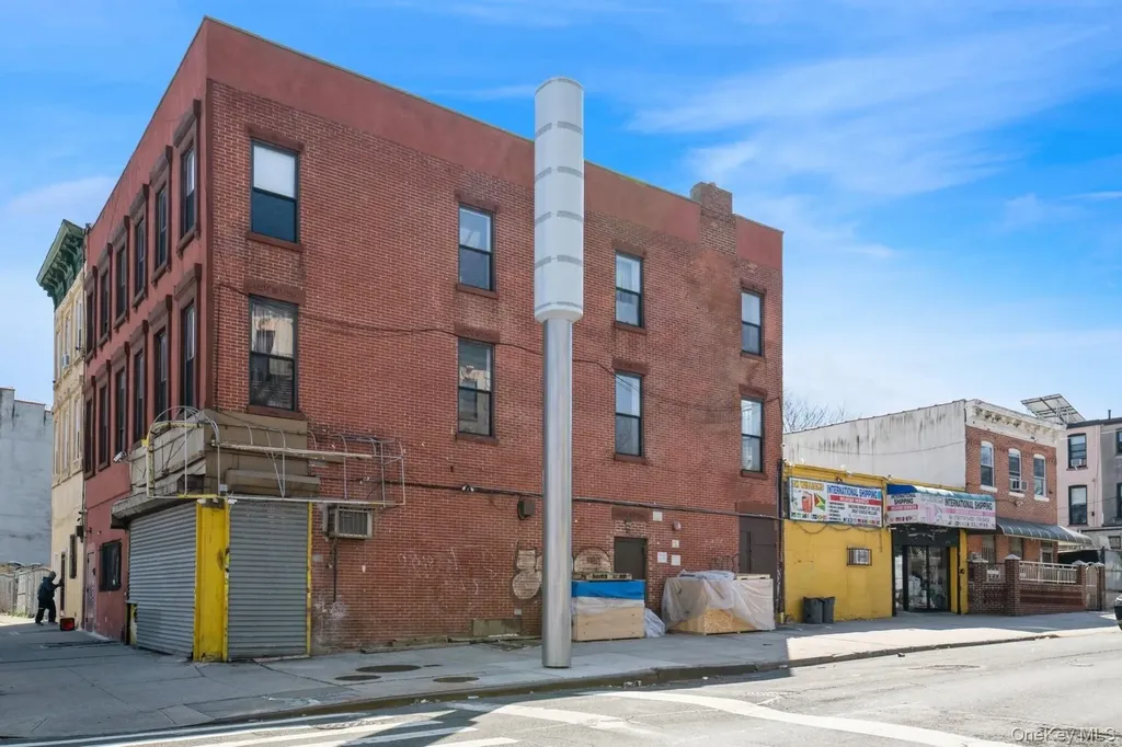 275 Howard Avenue Brooklyn NY 11233