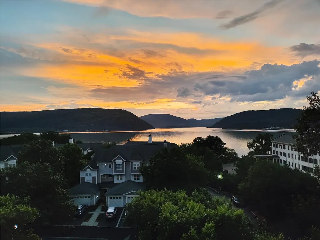 322 Highridge Court Peekskill NY 10566