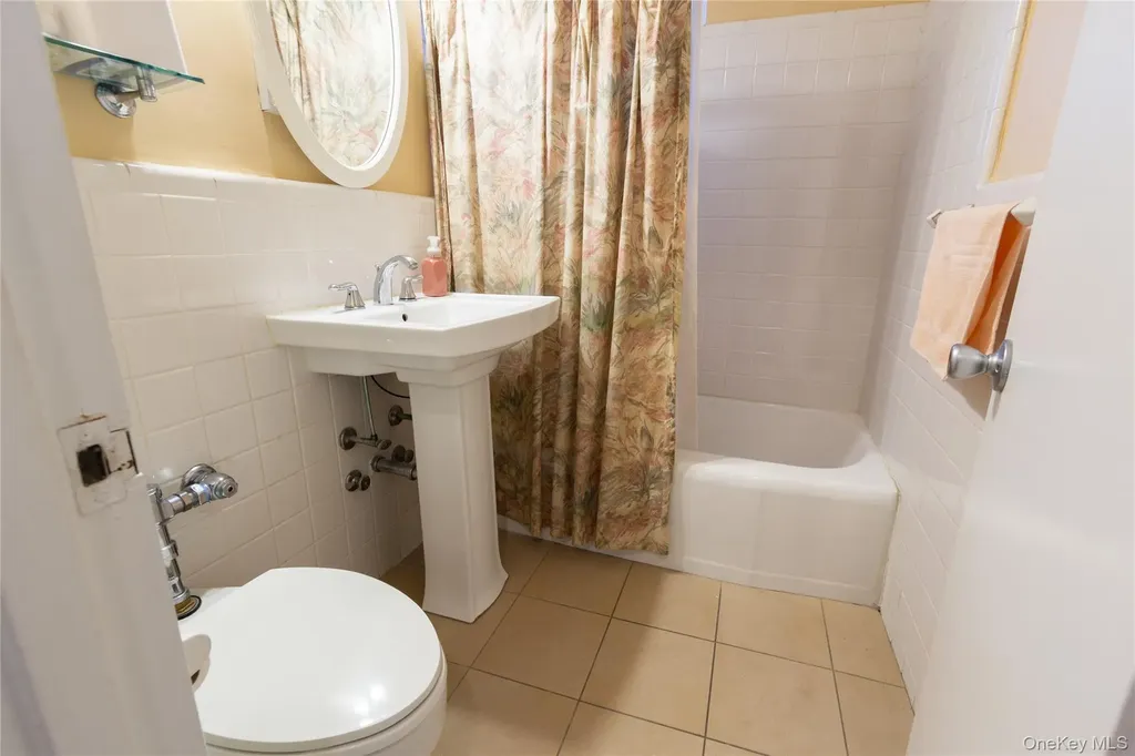162-41 Powells Cove Boulevard Beechhurst NY 11357