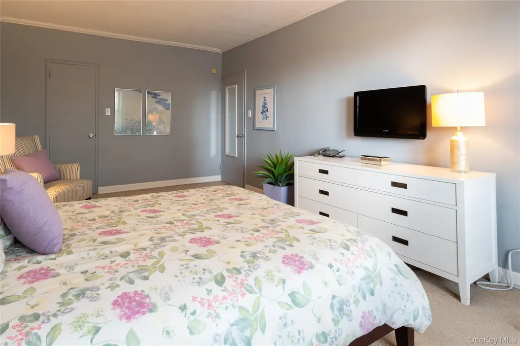 162-41 Powells Cove Boulevard Beechhurst NY 11357