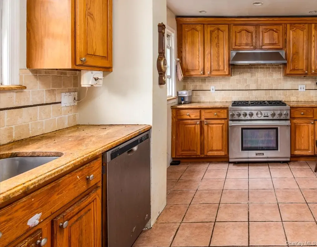 118 Carver Terrace Yonkers NY 10710