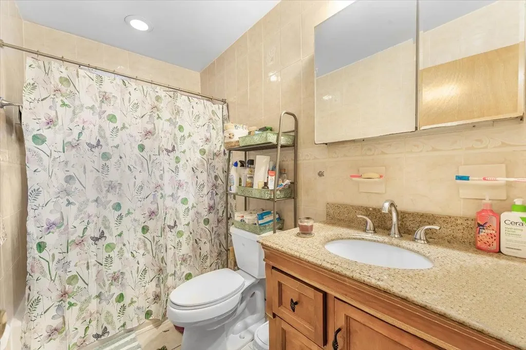 4216 Murdock Avenue Bronx NY 10466