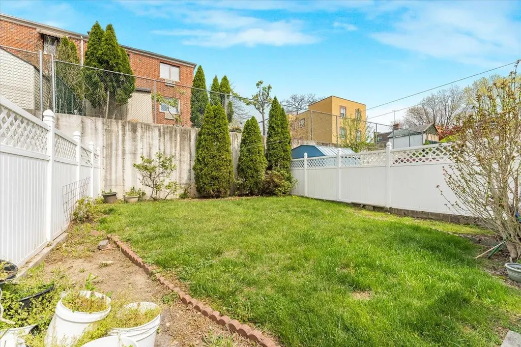 4216 Murdock Avenue Bronx NY 10466