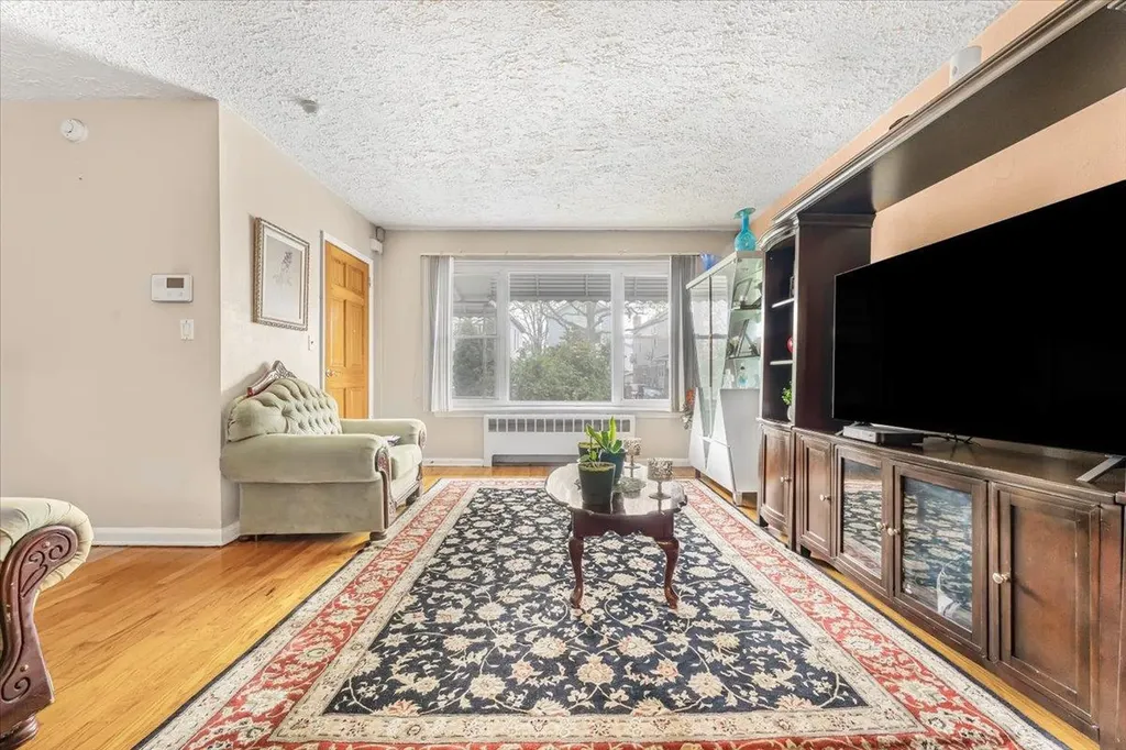 4216 Murdock Avenue Bronx NY 10466