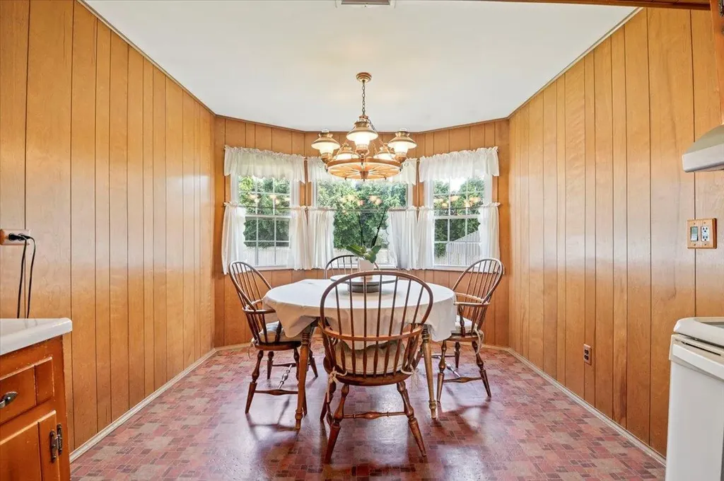 18 Sylvia Road Plainview NY 11803