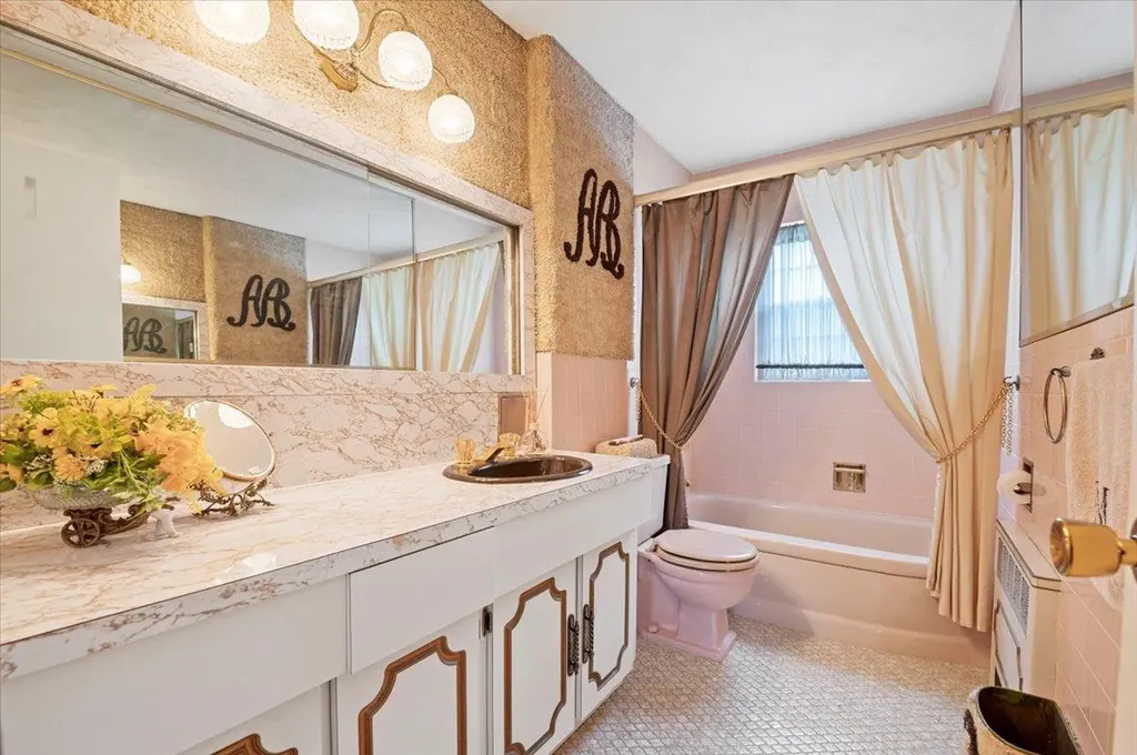 18 Sylvia Road Plainview NY 11803