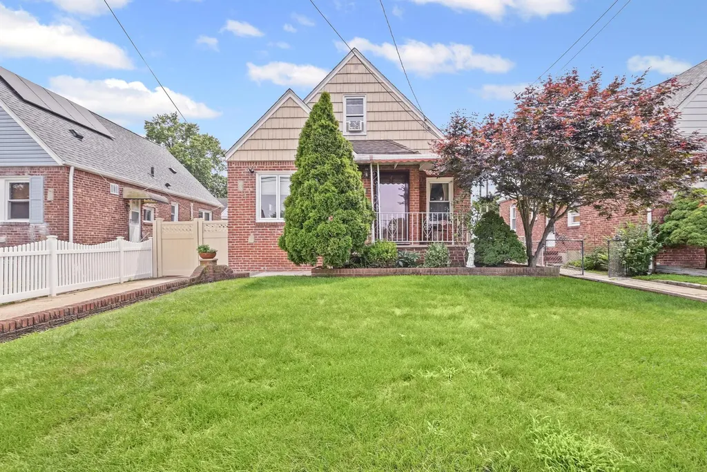121 Alden Avenue Valley Stream NY 11580