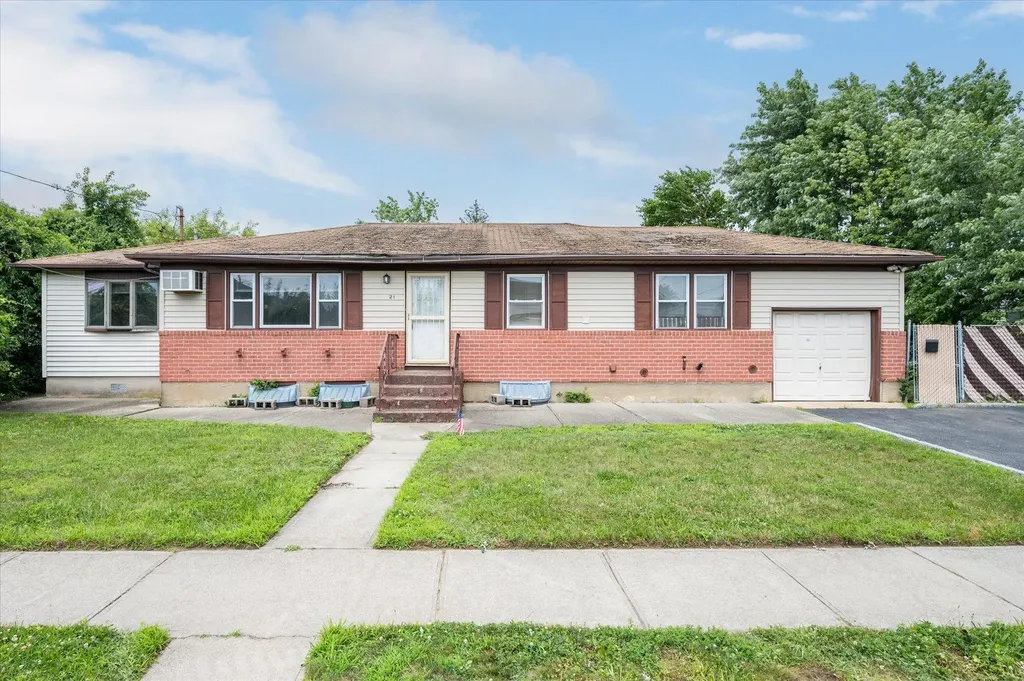 21 Silver Street West Babylon NY 11704