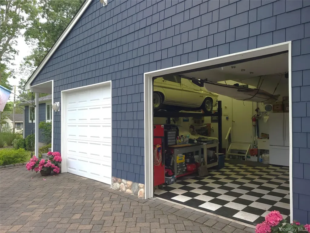 67 Wakeman Road Hampton Bays NY 11946
