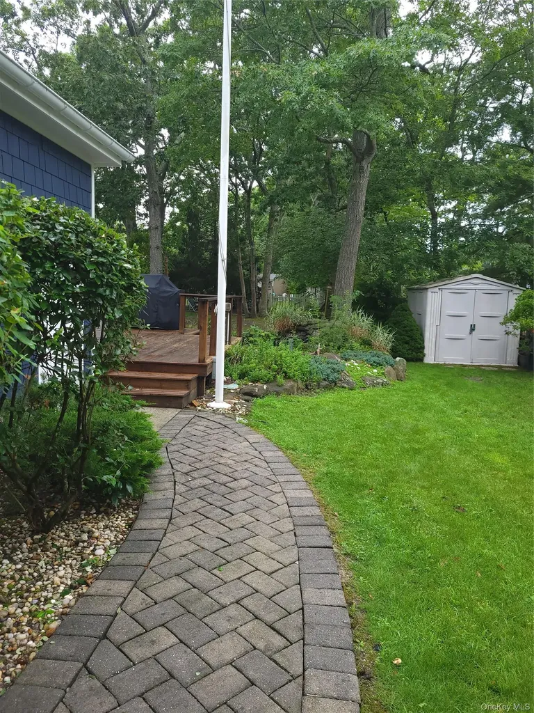 67 Wakeman Road Hampton Bays NY 11946
