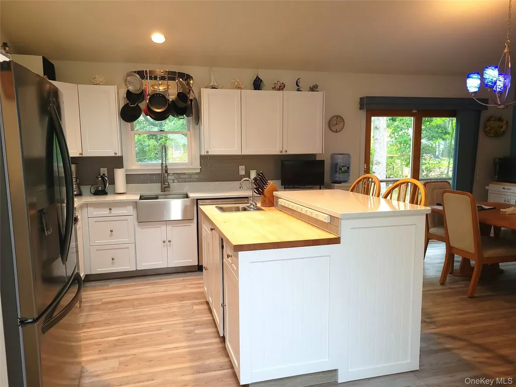 67 Wakeman Road Hampton Bays NY 11946