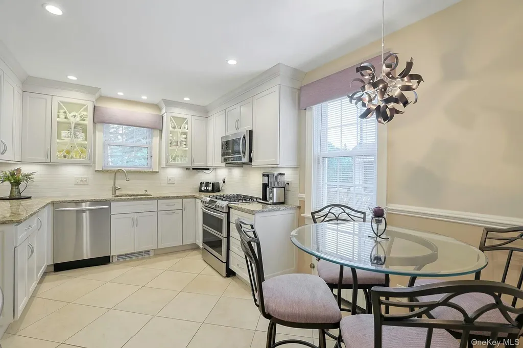 41 Cowdrey Street Yonkers NY 10701
