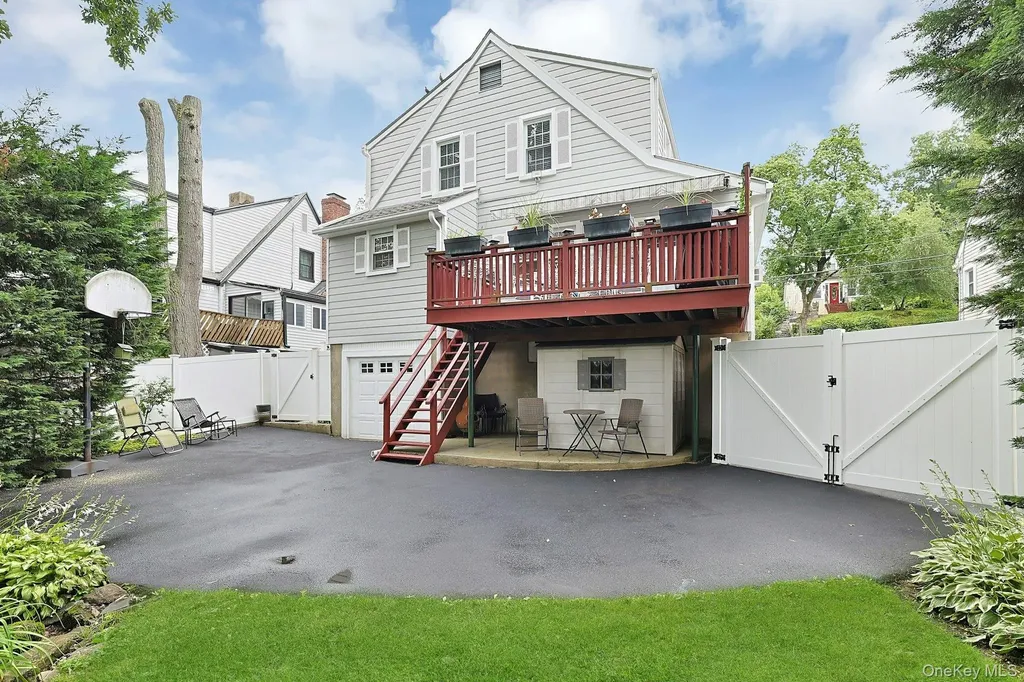 41 Cowdrey Street Yonkers NY 10701