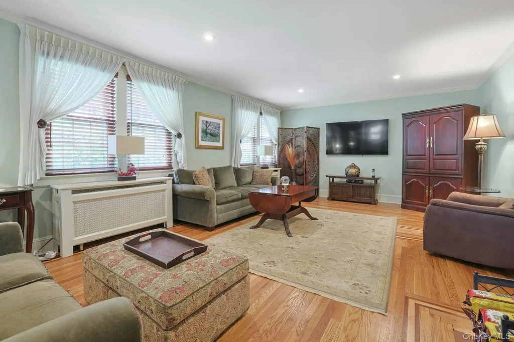 41 Cowdrey Street Yonkers NY 10701