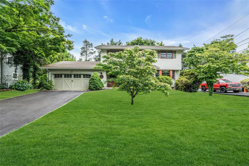 29 Cardinal Lane Hauppauge NY 11788
