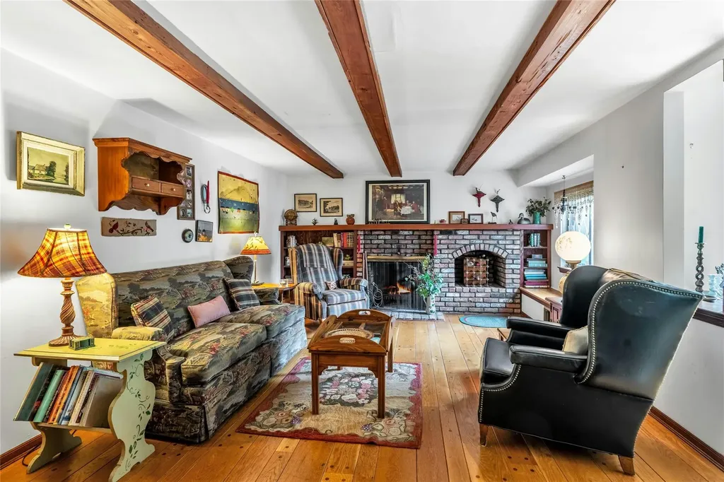 29 Cardinal Lane Hauppauge NY 11788